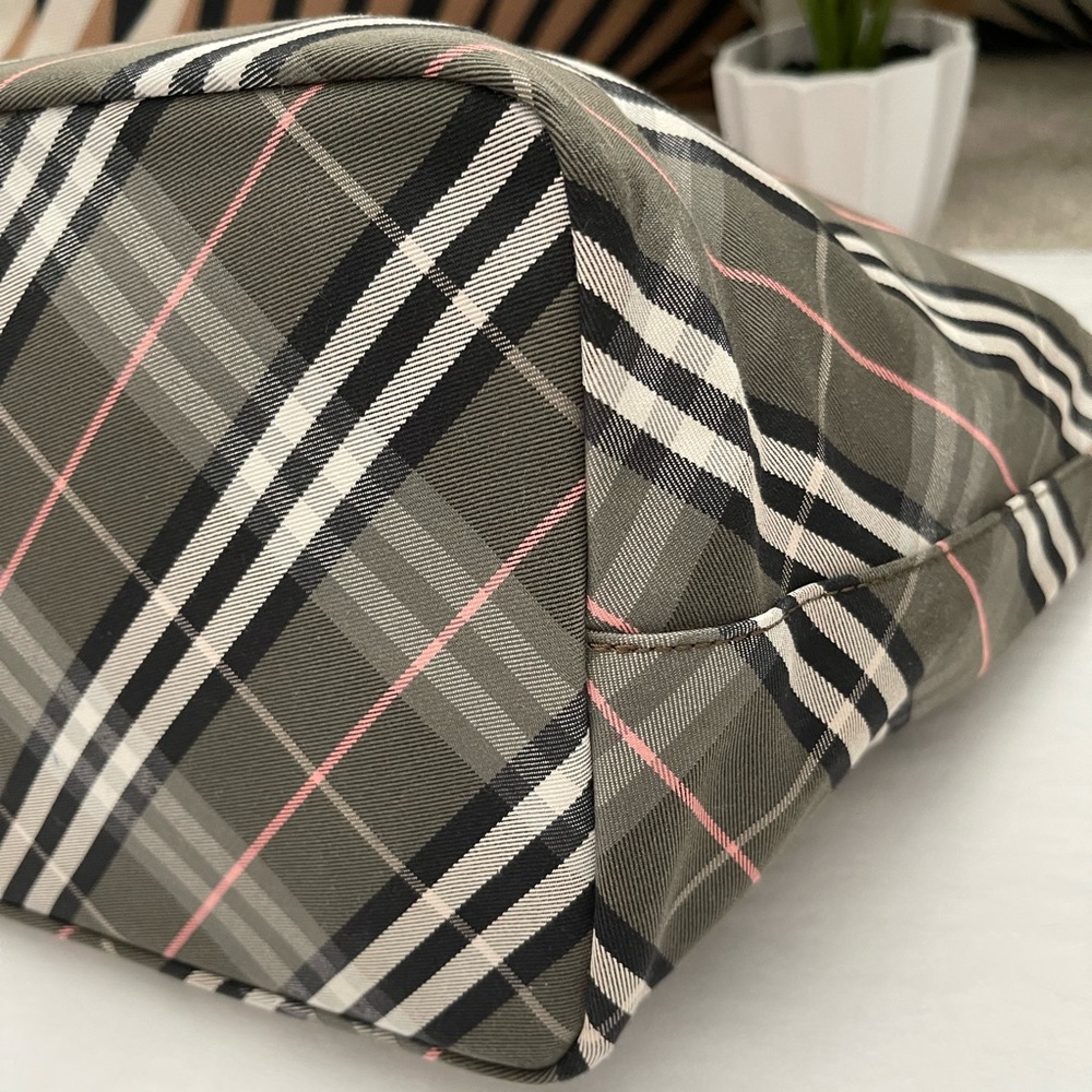 Burberry Blue Label Reversible - Picture 5 of 14